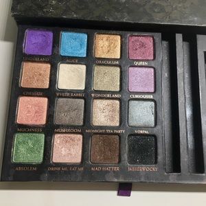 URBAN DECAY Alice in wonderland rare palette
